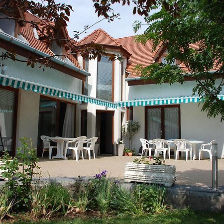 Emil Panzió Hotel Balatongyörök Exterior foto