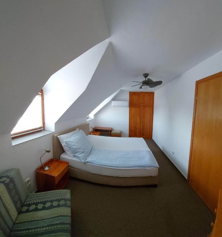 Emil Panzió Hotel Balatongyörök Exterior foto