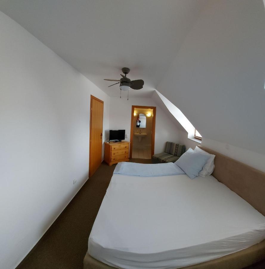 Emil Panzió Hotel Balatongyörök Exterior foto