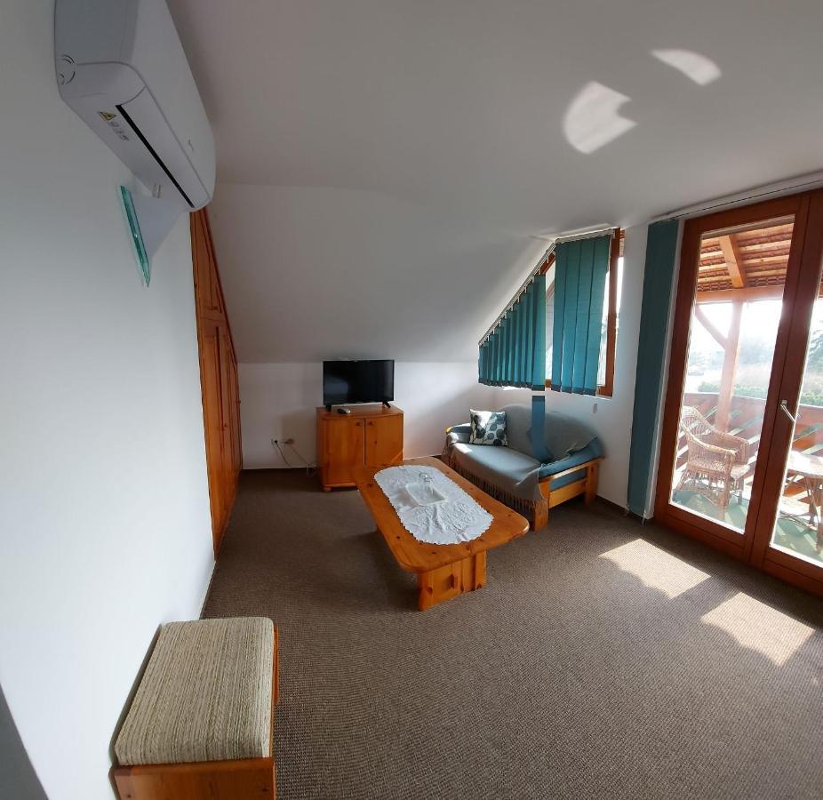 Emil Panzió Hotel Balatongyörök Exterior foto